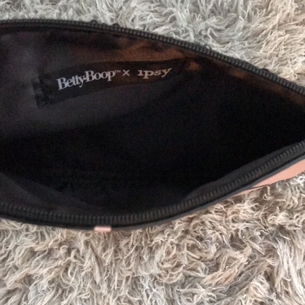 NWOT~ IPSY Betty Boop Makeup Pouch - Picture 7 of 10